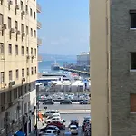A Un Passo Dal Castello Maschio Angioino