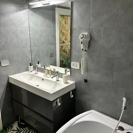A Un Passo Dal Castello Maschio Angioino Apartmán *