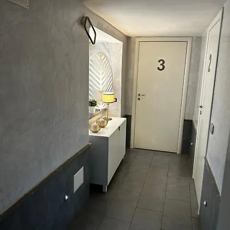 A Un Passo Dal Castello Maschio Angioino *