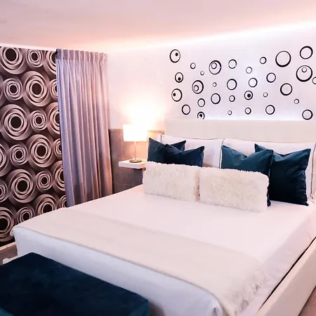A Un Passo Dal Castello Maschio Angioino Apartmán *