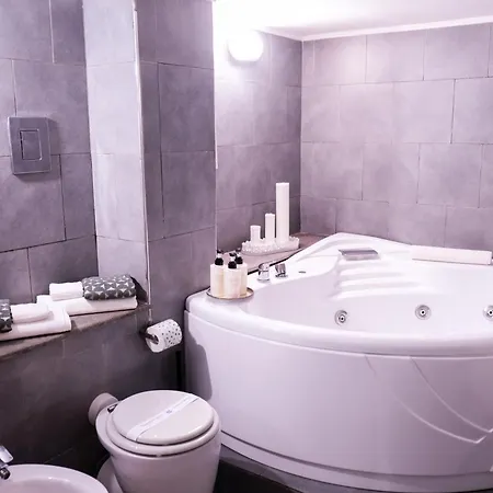 A Un Passo Dal Castello Maschio Angioino Apartmán *