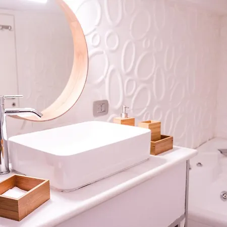 A Un Passo Dal Castello Maschio Angioino Apartmán *