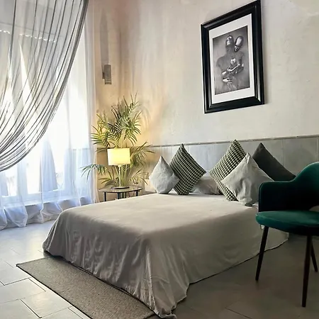A Un Passo Dal Castello Maschio Angioino Apartmán Neapol
