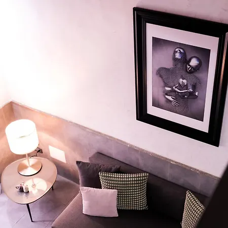 A Un Passo Dal Castello Maschio Angioino * Neapel