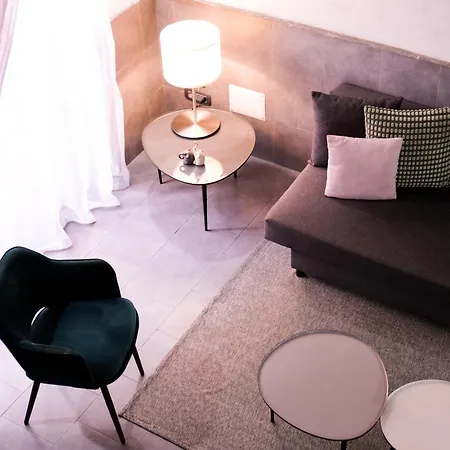 A Un Passo Dal Castello Maschio Angioino Apartment *