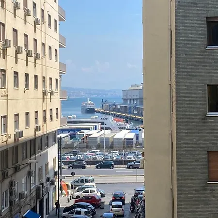 A Un Passo Dal Castello Maschio Angioino