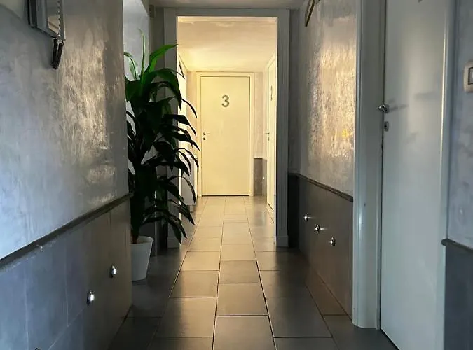 A Un Passo Dal Castello Maschio Angioino * Napoli