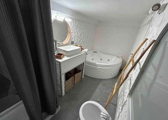 A Un Passo Dal Castello Maschio Angioino Napoli